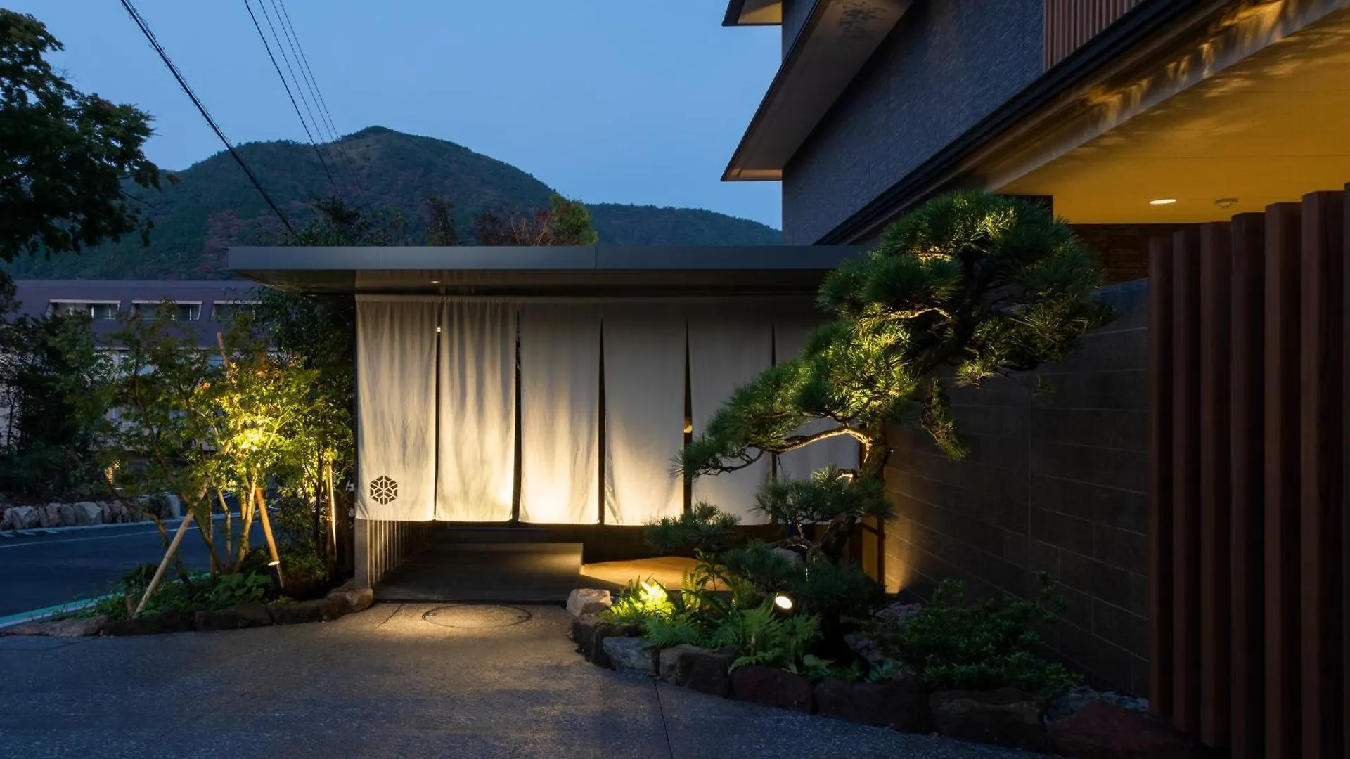 Japanskt värdshus (ryokan) Hakone Gora Karaku Hotell