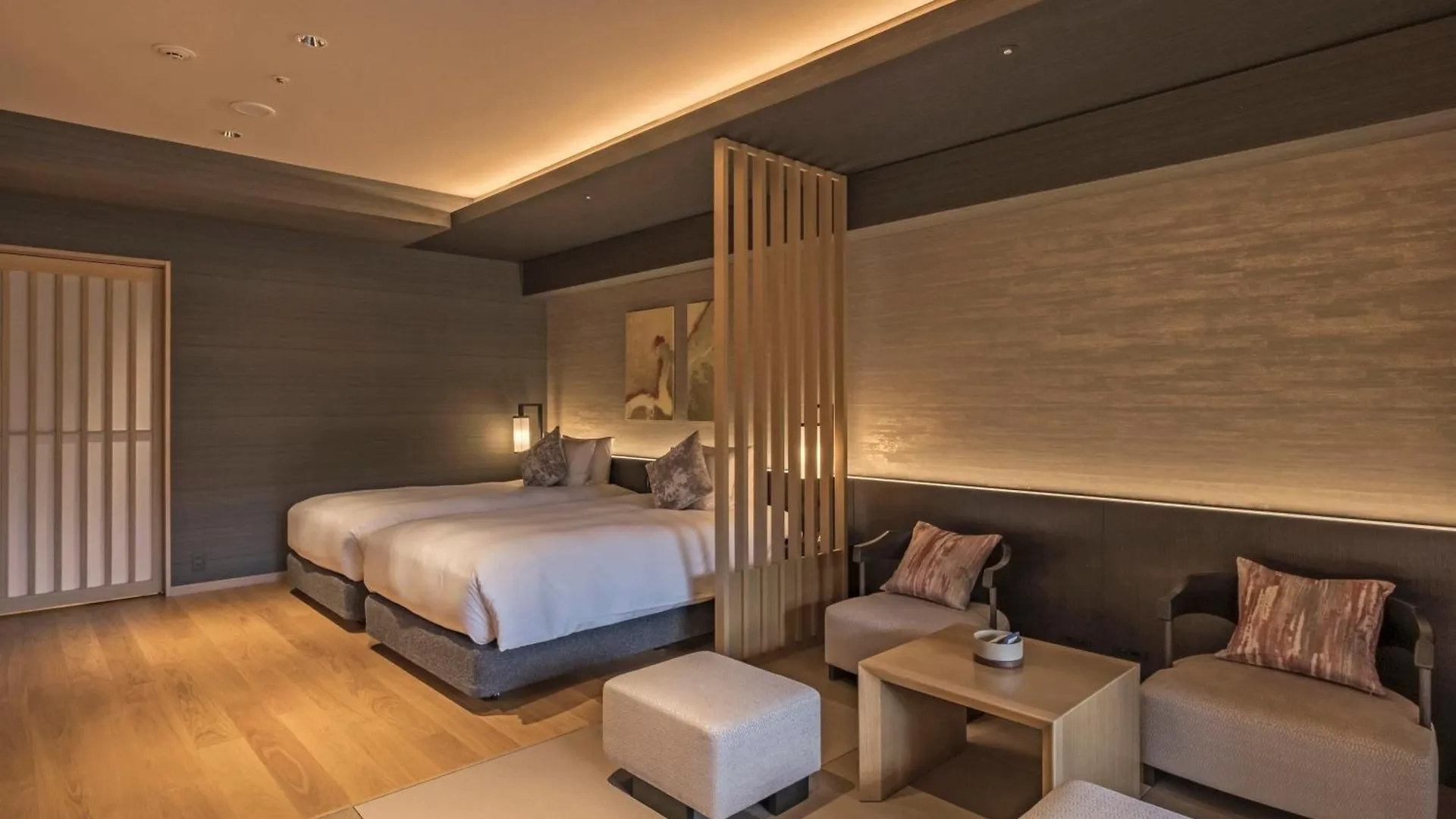 Japanskt värdshus (ryokan) Hakone Gora Karaku Hotell